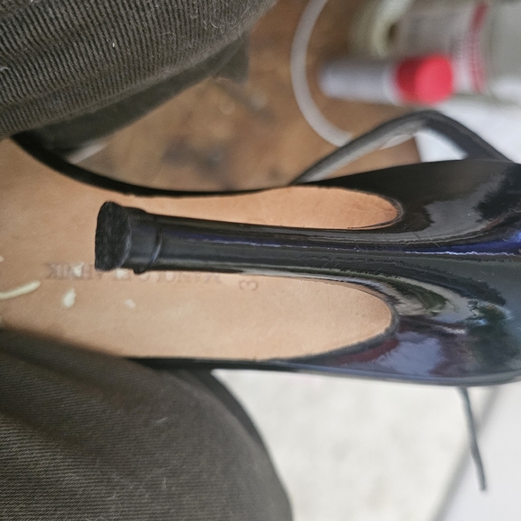 Manolo Blahnik leopard heels - Picture 3 of 4